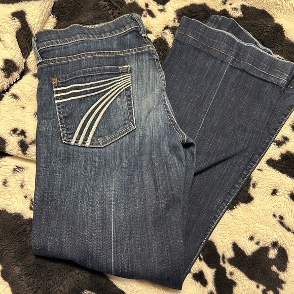 Dark Blue Women's Jeans with Decorative Back Pocket Stitchin7FAMK Dojos - Picture 3 of 4